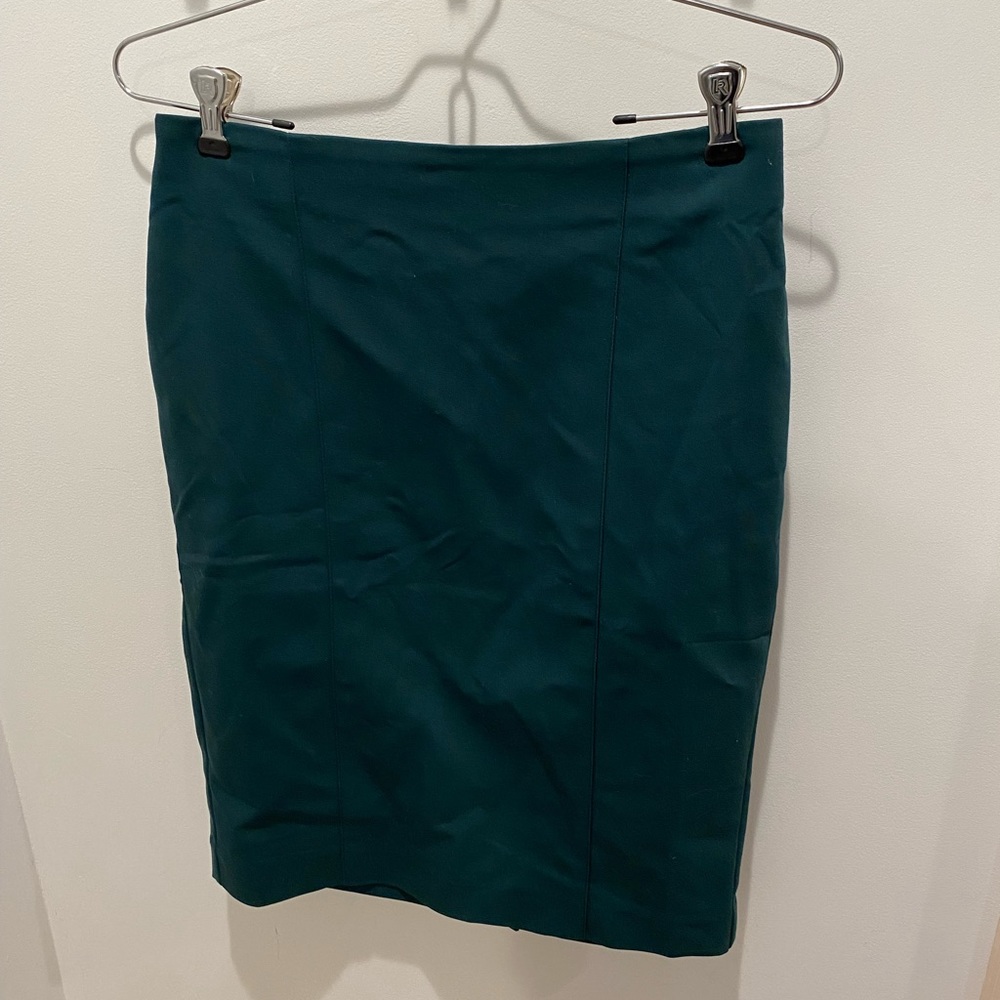 NWT Van Heusen Stretch Extensible Skirt Size 2